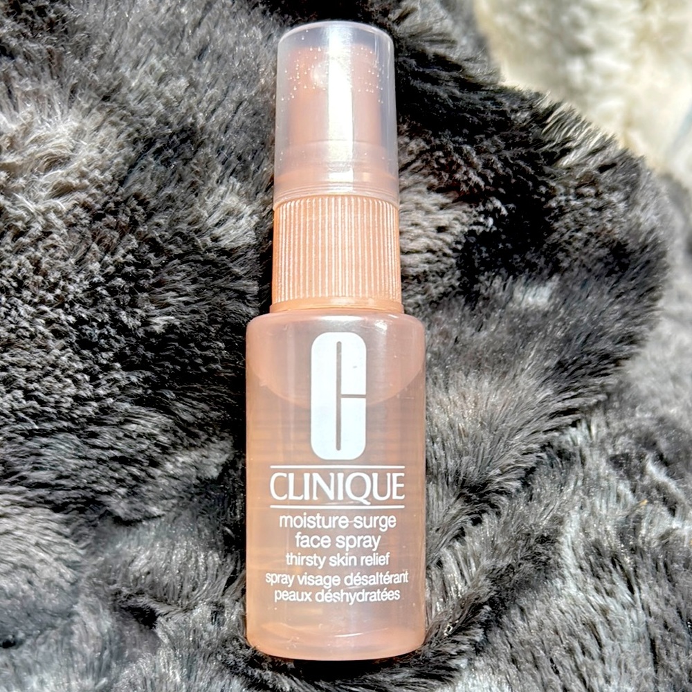Clinique Moisture Surge Face Spray - Refreshing Pink Hydration